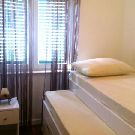 By The Sea - 8671 Σπλιτ